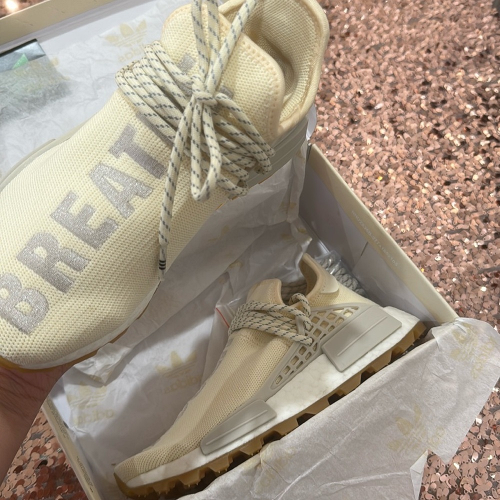 Hu trail size 7 in women